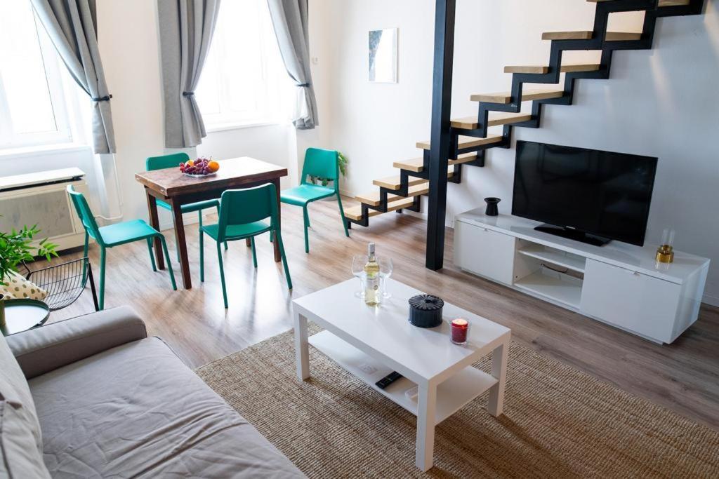 Studio Apartment Next To Famous Party House A38 บูดาเปสต์ ภายนอก รูปภาพ